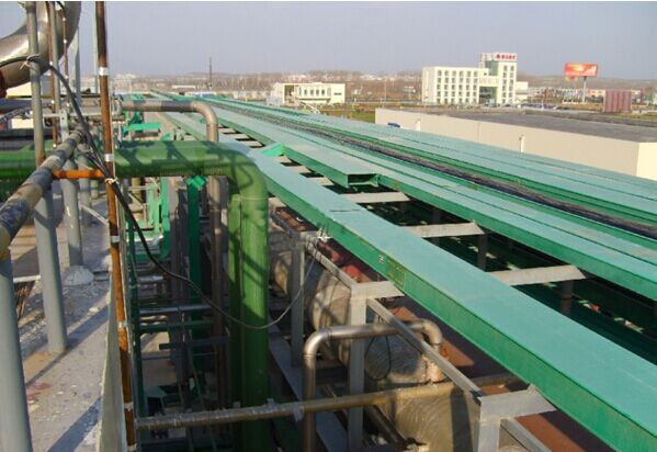 伊春油厂玻璃钢桥架铺设展示