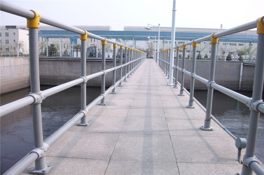 海东地区玻璃钢污水处理厂走道护栏